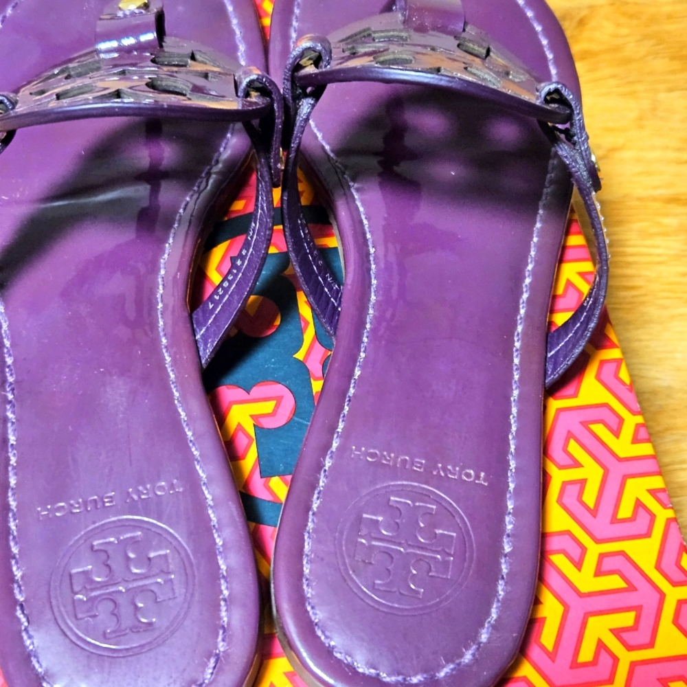 Tory Burch Miller Sandals Purple Patent Leather Logo Thong Sandals Size 8.5 - Picture 7 of 8